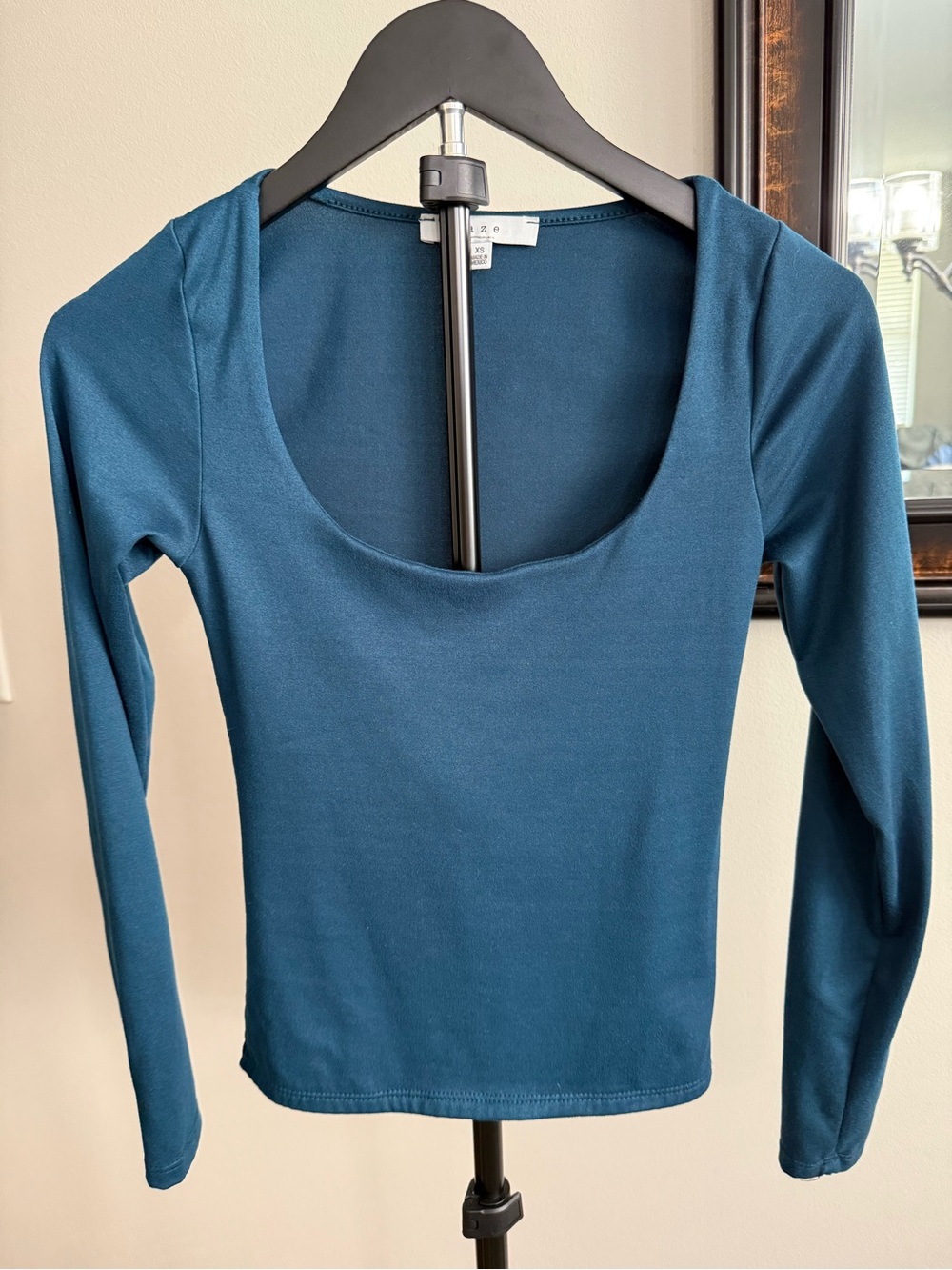 gaze Scoop Neck Long Sleeve Top in Teal Blue